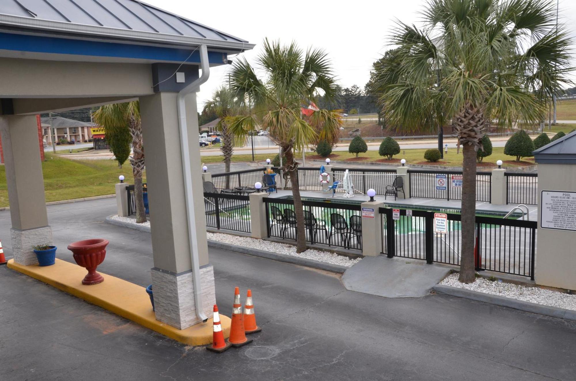Baymont Suites Covington Exterior photo